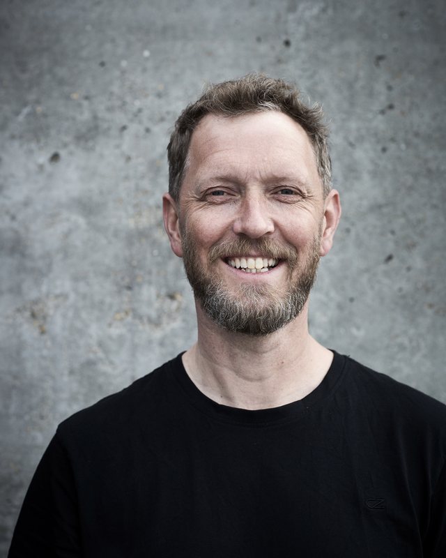 Smilende portræt af Jesper